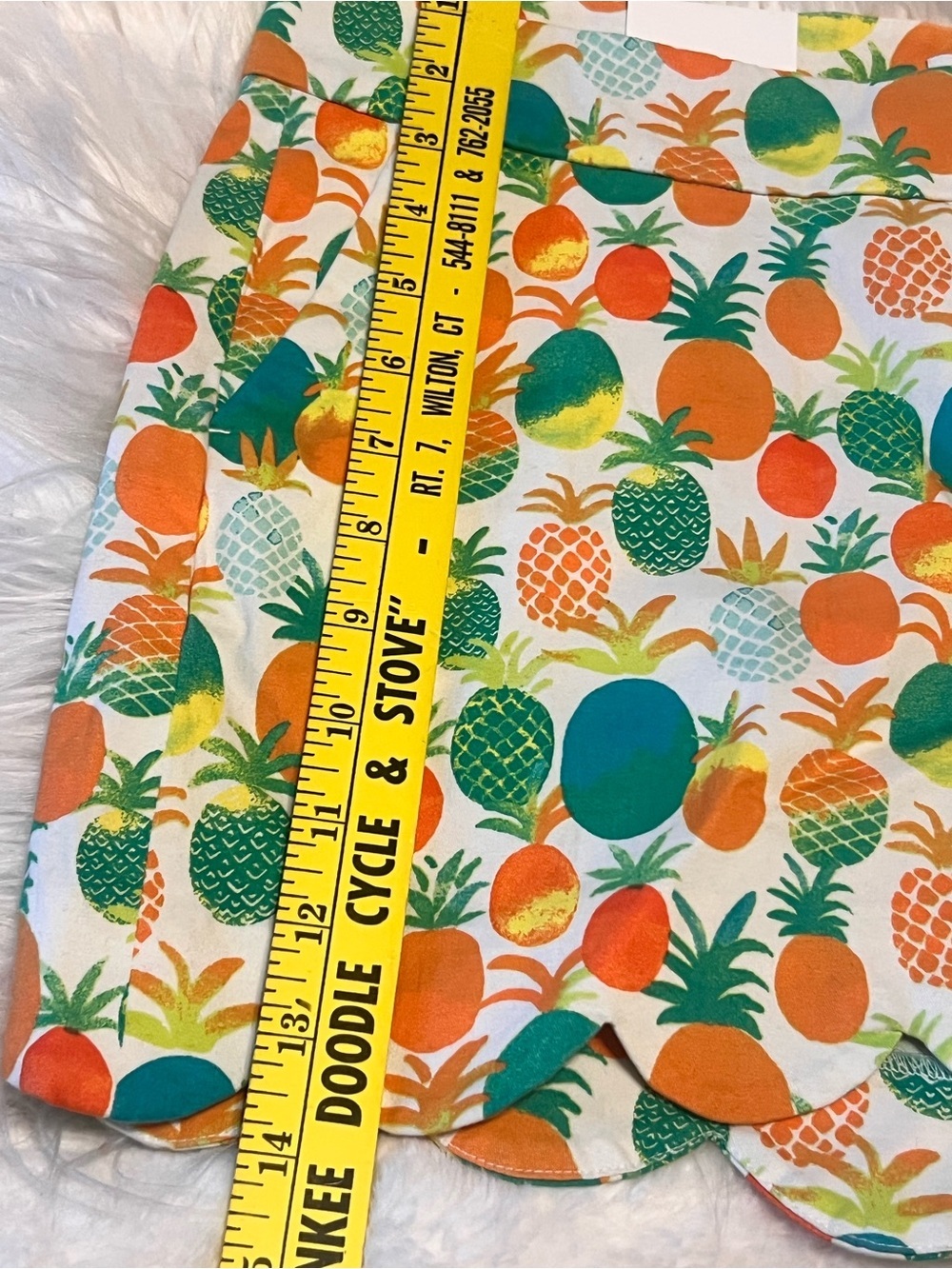 crown & ivy NWT High-Rise Scalloped pineapple Print women short size 10 - Picture 12 of 12